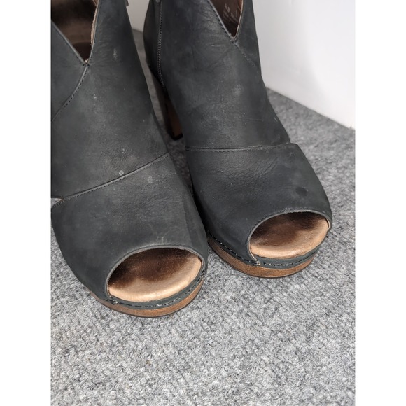 Dansko Delphina Bootie Sz 9 US / 39 Peep-Toe Platform Leather‎ Black Suede Heels - Picture 3 of 9